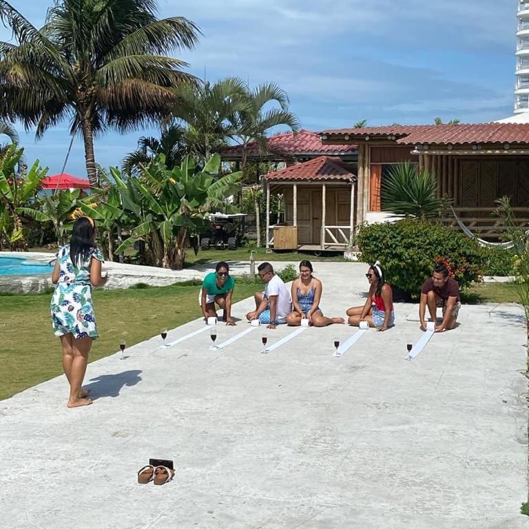 Caramba Hospedaje Hotel Tonsupa Exterior photo